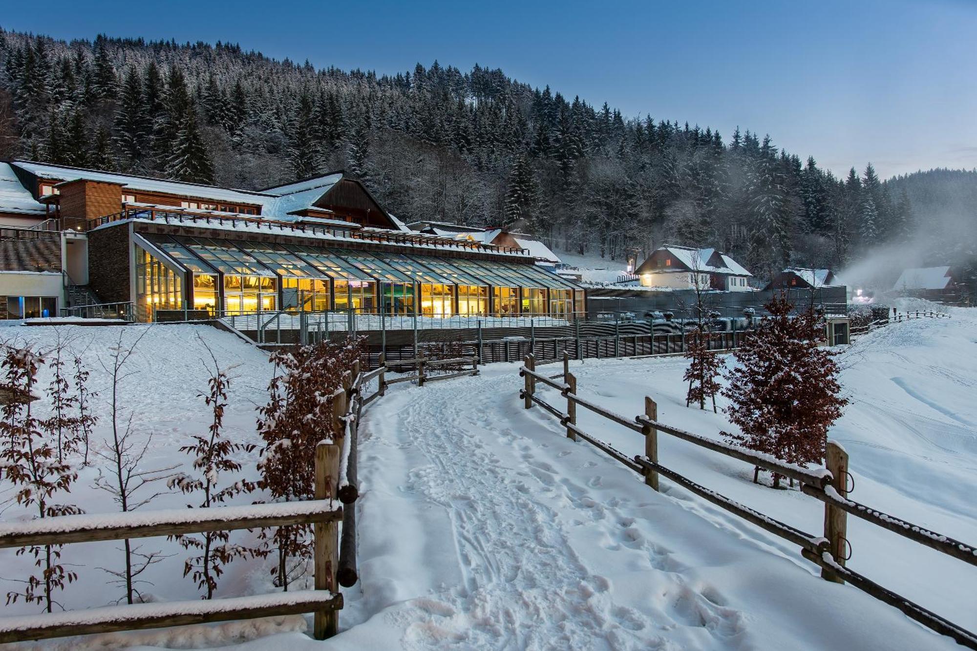 Wellness Hotel Horal, Velke Karlovice Velké Karlovice Exterior foto